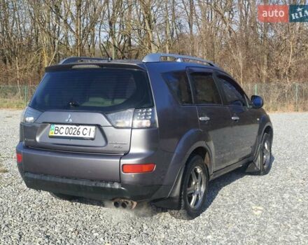 Сірий Міцубісі Аутлендер ХЛ, об'ємом двигуна 3 л та пробігом 182 тис. км за 6800 $, фото 3 на Automoto.ua
