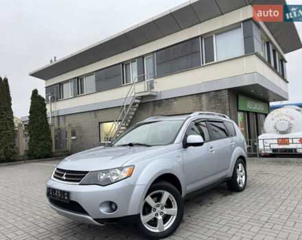 Серый Мицубиси Аутлендер ХЛ, объемом двигателя 3 л и пробегом 195 тыс. км за 10300 $, фото 30 на Automoto.ua