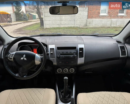 Серый Мицубиси Аутлендер ХЛ, объемом двигателя 2.4 л и пробегом 241 тыс. км за 7350 $, фото 8 на Automoto.ua