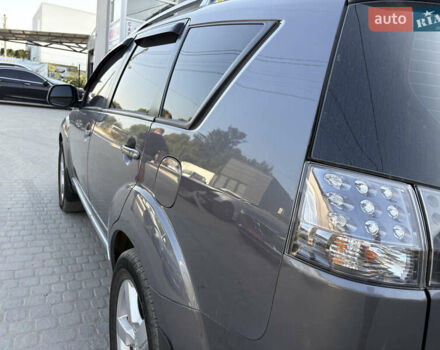 Міцубісі Аутлендер ХЛ 2008 у Києві на Automoto.ua Сірий Міцубісі Аутлендер ХЛ, об'ємом двигуна 2.36 л та пробігом 215 тис. км за 9000 $, фото 7 на Automoto.ua