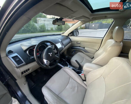 Сірий Міцубісі Аутлендер ХЛ, об'ємом двигуна 2 л та пробігом 360 тис. км за 7950 $, фото 5 на Automoto.ua