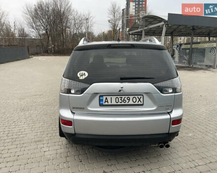 Серый Мицубиси Аутлендер ХЛ, объемом двигателя 2.36 л и пробегом 184 тыс. км за 8500 $, фото 4 на Automoto.ua