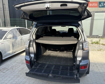 Міцубісі Аутлендер ХЛ 2008 у Києві на Automoto.ua Сірий Міцубісі Аутлендер ХЛ, об'ємом двигуна 2.36 л та пробігом 215 тис. км за 9000 $, фото 16 на Automoto.ua