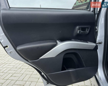 Серый Мицубиси Аутлендер ХЛ, объемом двигателя 3 л и пробегом 195 тыс. км за 10300 $, фото 15 на Automoto.ua