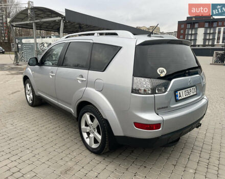 Серый Мицубиси Аутлендер ХЛ, объемом двигателя 2.36 л и пробегом 184 тыс. км за 8500 $, фото 5 на Automoto.ua