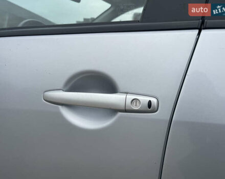 Серый Мицубиси Аутлендер ХЛ, объемом двигателя 2.36 л и пробегом 184 тыс. км за 8500 $, фото 6 на Automoto.ua