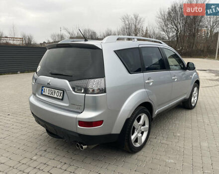 Серый Мицубиси Аутлендер ХЛ, объемом двигателя 2.36 л и пробегом 184 тыс. км за 8500 $, фото 3 на Automoto.ua