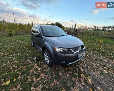 Серый Мицубиси Аутлендер ХЛ, объемом двигателя 2 л и пробегом 260 тыс. км за 8700 $, фото 11 на Automoto.ua
