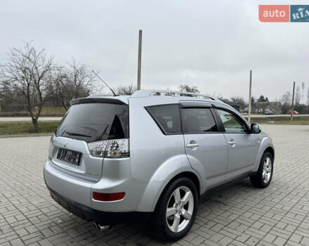 Серый Мицубиси Аутлендер ХЛ, объемом двигателя 3 л и пробегом 195 тыс. км за 10300 $, фото 6 на Automoto.ua
