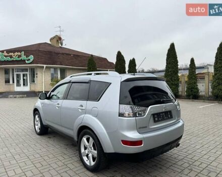 Серый Мицубиси Аутлендер ХЛ, объемом двигателя 3 л и пробегом 195 тыс. км за 10300 $, фото 4 на Automoto.ua