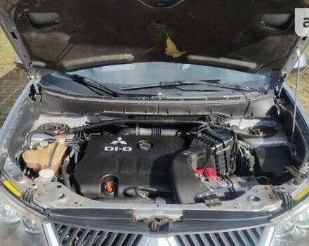 Сірий Міцубісі Аутлендер ХЛ, об'ємом двигуна 2 л та пробігом 200 тис. км за 8500 $, фото 10 на Automoto.ua