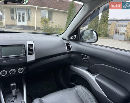 Серый Мицубиси Аутлендер ХЛ, объемом двигателя 3 л и пробегом 195 тыс. км за 10300 $, фото 13 на Automoto.ua