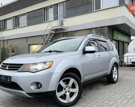 Серый Мицубиси Аутлендер ХЛ, объемом двигателя 3 л и пробегом 195 тыс. км за 10300 $, фото 32 на Automoto.ua