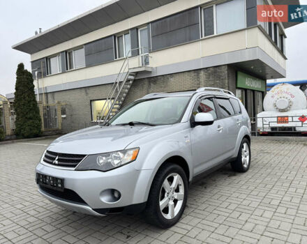Серый Мицубиси Аутлендер ХЛ, объемом двигателя 3 л и пробегом 195 тыс. км за 10300 $, фото 2 на Automoto.ua