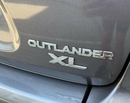 Сірий Міцубісі Аутлендер ХЛ, об'ємом двигуна 2.4 л та пробігом 217 тис. км за 9000 $, фото 5 на Automoto.ua