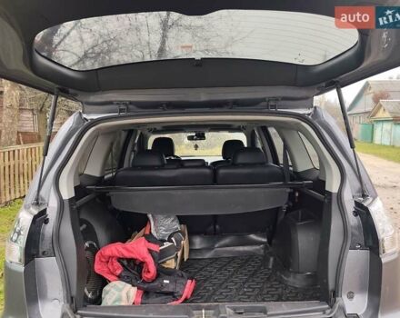 Серый Мицубиси Аутлендер ХЛ, объемом двигателя 2.98 л и пробегом 290 тыс. км за 7000 $, фото 3 на Automoto.ua