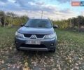 Серый Мицубиси Аутлендер ХЛ, объемом двигателя 2 л и пробегом 260 тыс. км за 8700 $, фото 10 на Automoto.ua
