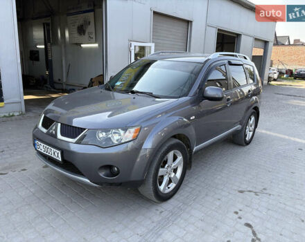 Міцубісі Аутлендер ХЛ 2008 у Києві на Automoto.ua Сірий Міцубісі Аутлендер ХЛ, об'ємом двигуна 2.36 л та пробігом 215 тис. км за 9000 $, фото 1 на Automoto.ua