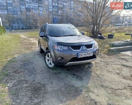 Сірий Міцубісі Аутлендер ХЛ, об'ємом двигуна 2.4 л та пробігом 199 тис. км за 10500 $, фото 2 на Automoto.ua