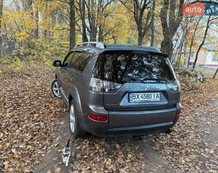 Серый Мицубиси Аутлендер ХЛ, объемом двигателя 2 л и пробегом 260 тыс. км за 8700 $, фото 5 на Automoto.ua