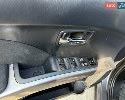 Міцубісі Аутлендер ХЛ 2008 у Києві на Automoto.ua Сірий Міцубісі Аутлендер ХЛ, об'ємом двигуна 2.36 л та пробігом 215 тис. км за 9000 $, фото 4 на Automoto.ua