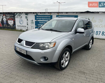 Серый Мицубиси Аутлендер ХЛ, объемом двигателя 2.36 л и пробегом 184 тыс. км за 8500 $, фото 2 на Automoto.ua