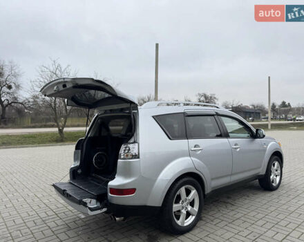 Серый Мицубиси Аутлендер ХЛ, объемом двигателя 3 л и пробегом 195 тыс. км за 10300 $, фото 18 на Automoto.ua