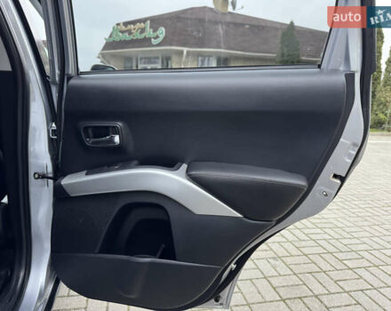 Серый Мицубиси Аутлендер ХЛ, объемом двигателя 3 л и пробегом 195 тыс. км за 10300 $, фото 19 на Automoto.ua