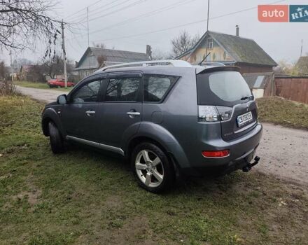 Серый Мицубиси Аутлендер ХЛ, объемом двигателя 2.98 л и пробегом 290 тыс. км за 7000 $, фото 6 на Automoto.ua
