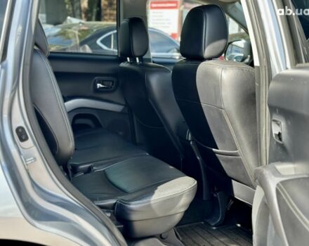 Серый Мицубиси Аутлендер ХЛ, объемом двигателя 3 л и пробегом 201 тыс. км за 8300 $, фото 18 на Automoto.ua