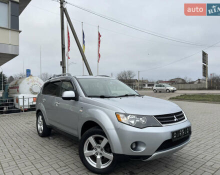Серый Мицубиси Аутлендер ХЛ, объемом двигателя 3 л и пробегом 195 тыс. км за 10300 $, фото 26 на Automoto.ua