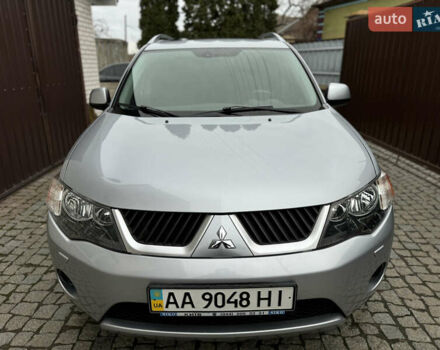 Серый Мицубиси Аутлендер ХЛ, объемом двигателя 3 л и пробегом 83 тыс. км за 13500 $, фото 5 на Automoto.ua