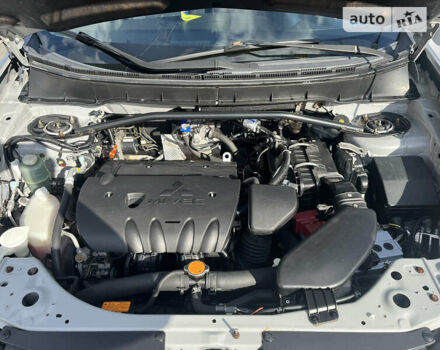 Сірий Міцубісі Аутлендер ХЛ, об'ємом двигуна 2.36 л та пробігом 265 тис. км за 9200 $, фото 10 на Automoto.ua