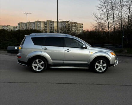 Серый Мицубиси Аутлендер ХЛ, объемом двигателя 2.36 л и пробегом 177 тыс. км за 8750 $, фото 24 на Automoto.ua