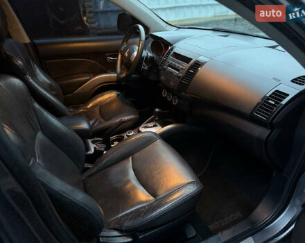 Сірий Міцубісі Аутлендер ХЛ, об'ємом двигуна 3 л та пробігом 132 тис. км за 9600 $, фото 25 на Automoto.ua