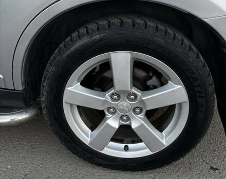 Серый Мицубиси Аутлендер ХЛ, объемом двигателя 2.36 л и пробегом 177 тыс. км за 8750 $, фото 55 на Automoto.ua