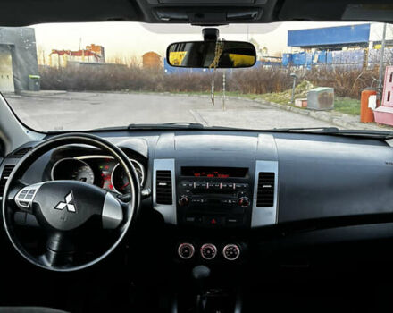 Серый Мицубиси Аутлендер ХЛ, объемом двигателя 2.36 л и пробегом 177 тыс. км за 8750 $, фото 50 на Automoto.ua