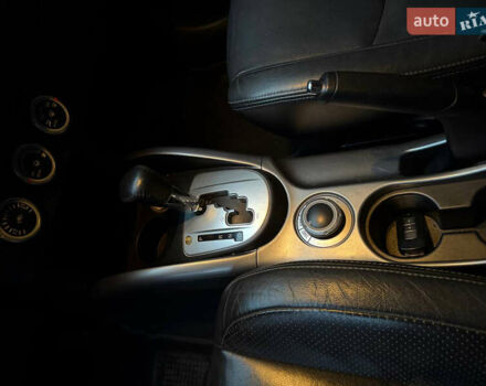 Сірий Міцубісі Аутлендер ХЛ, об'ємом двигуна 3 л та пробігом 132 тис. км за 9600 $, фото 18 на Automoto.ua