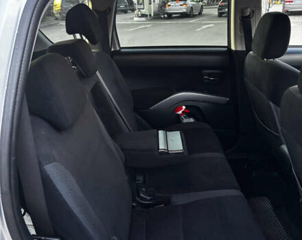 Серый Мицубиси Аутлендер ХЛ, объемом двигателя 2.36 л и пробегом 177 тыс. км за 8750 $, фото 31 на Automoto.ua