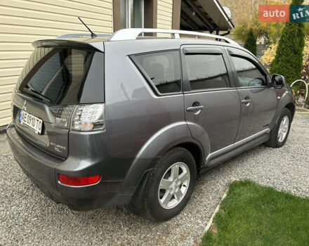Серый Мицубиси Аутлендер ХЛ, объемом двигателя 2.36 л и пробегом 153 тыс. км за 11500 $, фото 3 на Automoto.ua