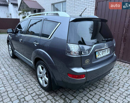 Сірий Міцубісі Аутлендер ХЛ, об'ємом двигуна 3 л та пробігом 132 тис. км за 9600 $, фото 6 на Automoto.ua