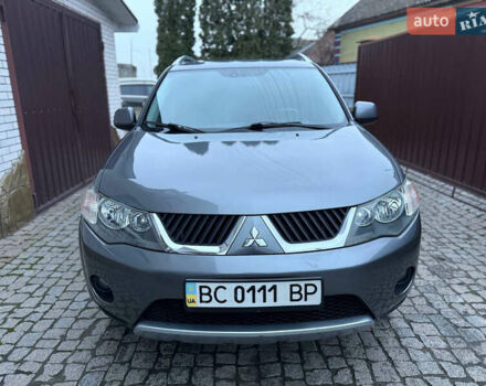 Сірий Міцубісі Аутлендер ХЛ, об'ємом двигуна 3 л та пробігом 132 тис. км за 9600 $, фото 2 на Automoto.ua