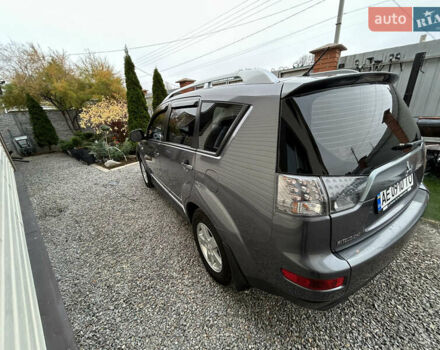 Серый Мицубиси Аутлендер ХЛ, объемом двигателя 2.36 л и пробегом 153 тыс. км за 11500 $, фото 4 на Automoto.ua