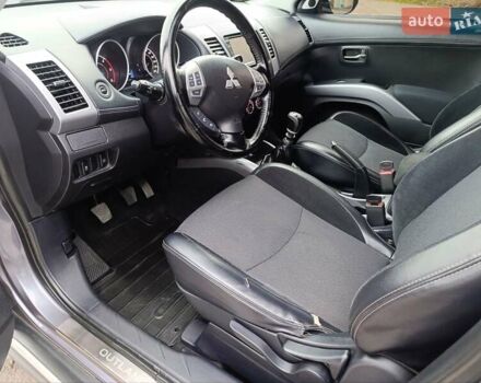 Серый Мицубиси Аутлендер ХЛ, объемом двигателя 2.3 л и пробегом 289 тыс. км за 10333 $, фото 17 на Automoto.ua
