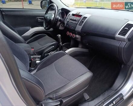 Серый Мицубиси Аутлендер ХЛ, объемом двигателя 2 л и пробегом 209 тыс. км за 9555 $, фото 27 на Automoto.ua