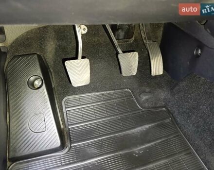 Серый Мицубиси Аутлендер ХЛ, объемом двигателя 2.3 л и пробегом 289 тыс. км за 10333 $, фото 20 на Automoto.ua