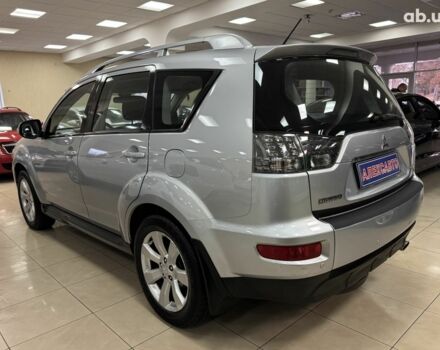 Сірий Міцубісі Аутлендер ХЛ, об'ємом двигуна 0 л та пробігом 182 тис. км за 10800 $, фото 3 на Automoto.ua