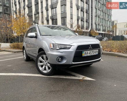 Серый Мицубиси Аутлендер ХЛ, объемом двигателя 2.4 л и пробегом 182 тыс. км за 9800 $, фото 4 на Automoto.ua