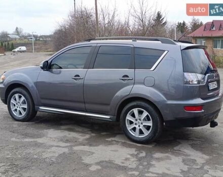 Серый Мицубиси Аутлендер ХЛ, объемом двигателя 2.3 л и пробегом 289 тыс. км за 10333 $, фото 5 на Automoto.ua