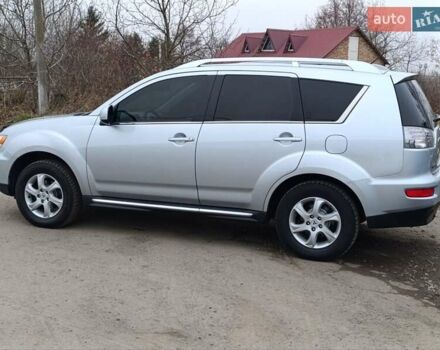 Серый Мицубиси Аутлендер ХЛ, объемом двигателя 2 л и пробегом 209 тыс. км за 9555 $, фото 5 на Automoto.ua